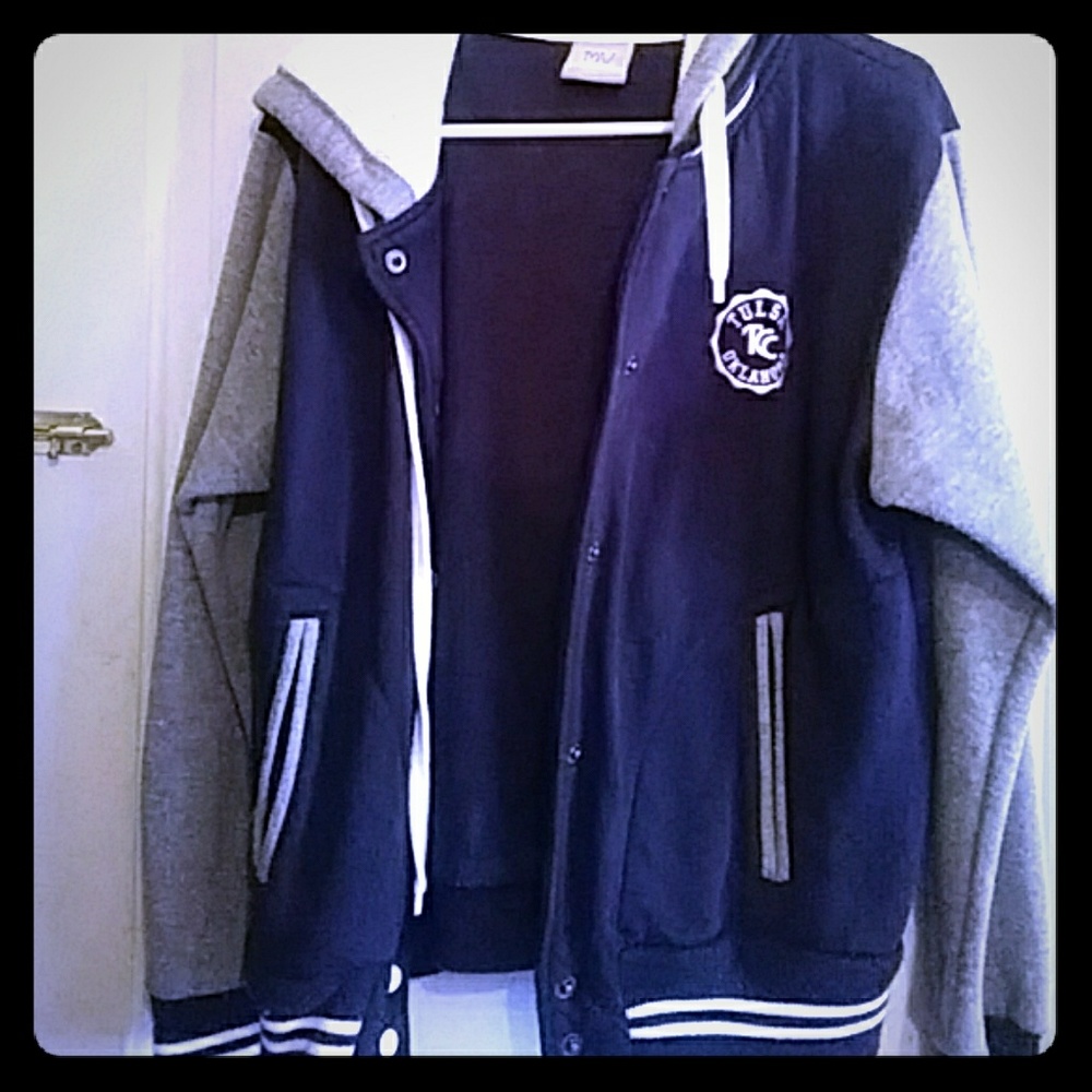 Hoodie button up